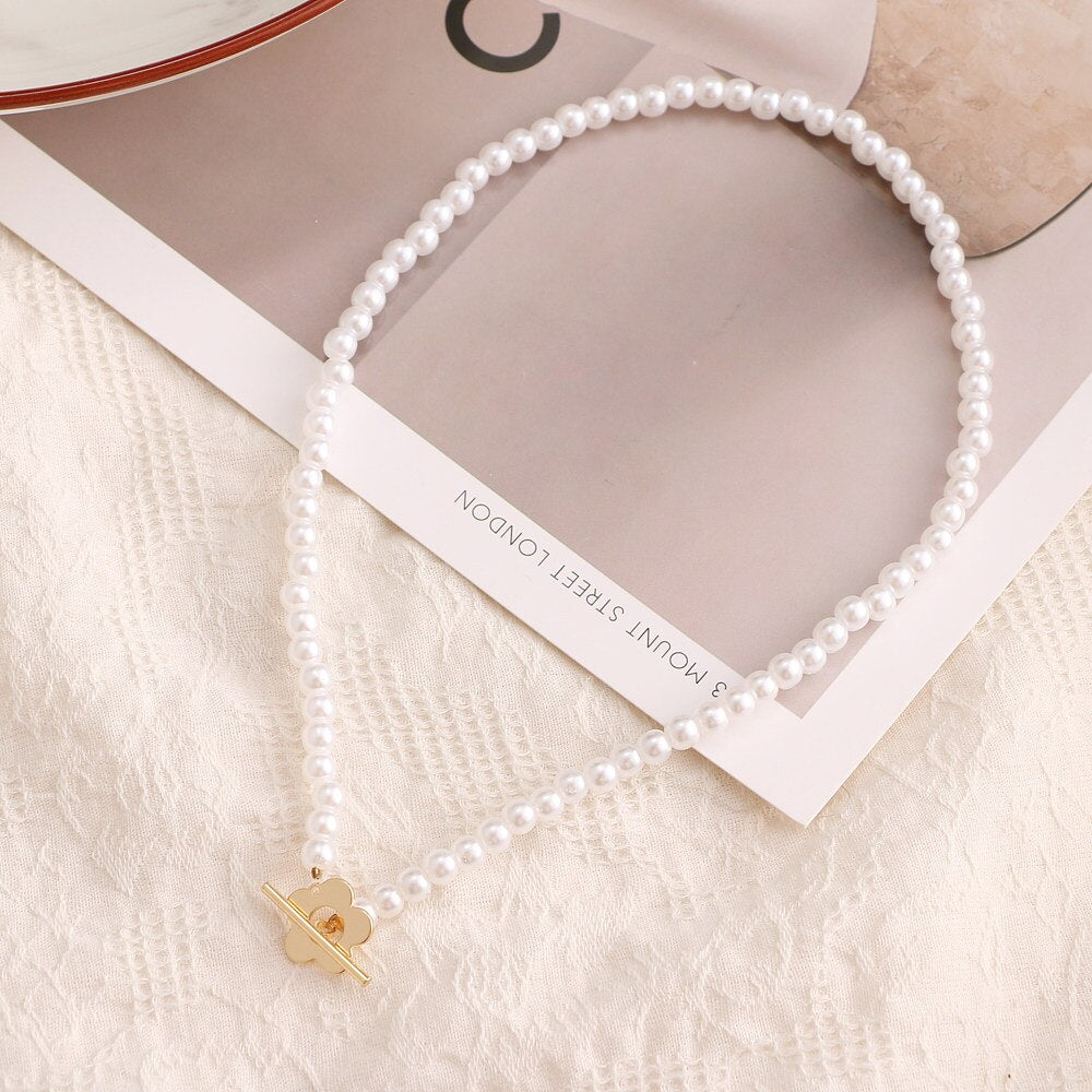 KISS WIFE Cute Butterfly Pendant Necklace For Women White Round Pearl Choker Goth Grunge Necklaces Fashion Jewelry 2021 Trend